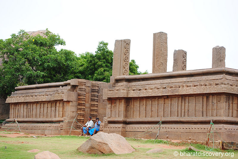 चित्र:Rayar Gopuram-Mahabalipuram-4.jpg