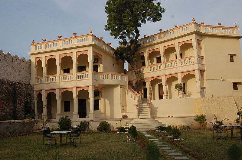 चित्र:Fort-Auwa-Hotel.jpg