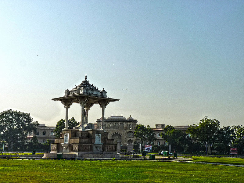 चित्र:Statue-Circle-Jaipur.jpg
