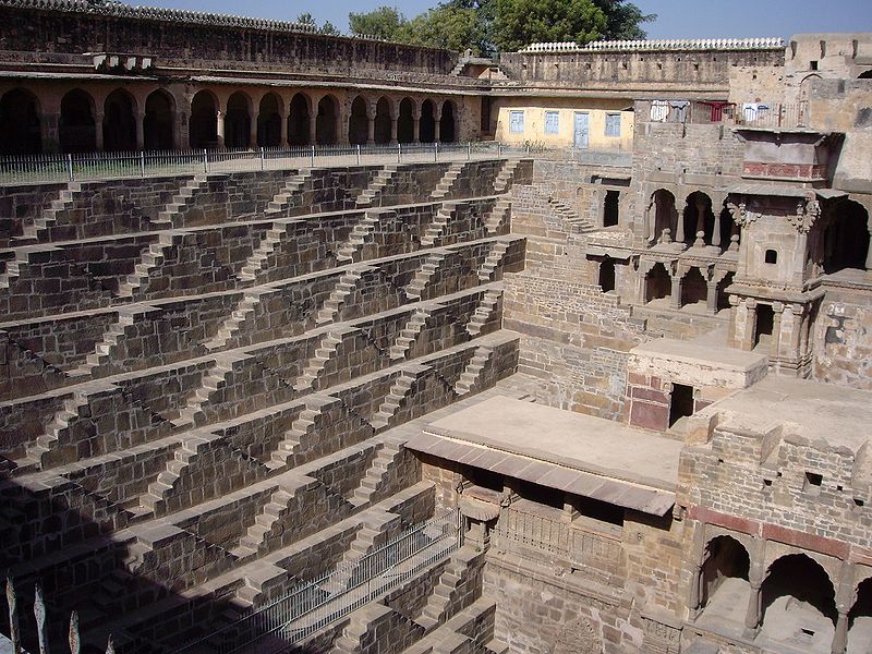 चित्र:Chand-Baori-Abhaneri-1.jpg