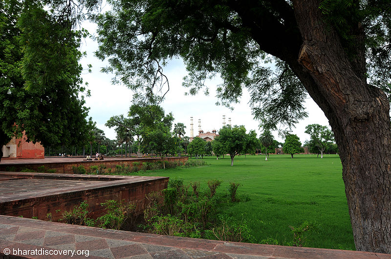 चित्र:Sikandra-Agra-21.jpg