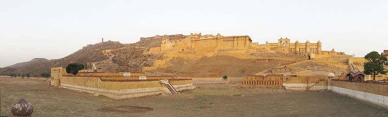 चित्र:Jaigarh-Fort-Jaipur-1.jpg