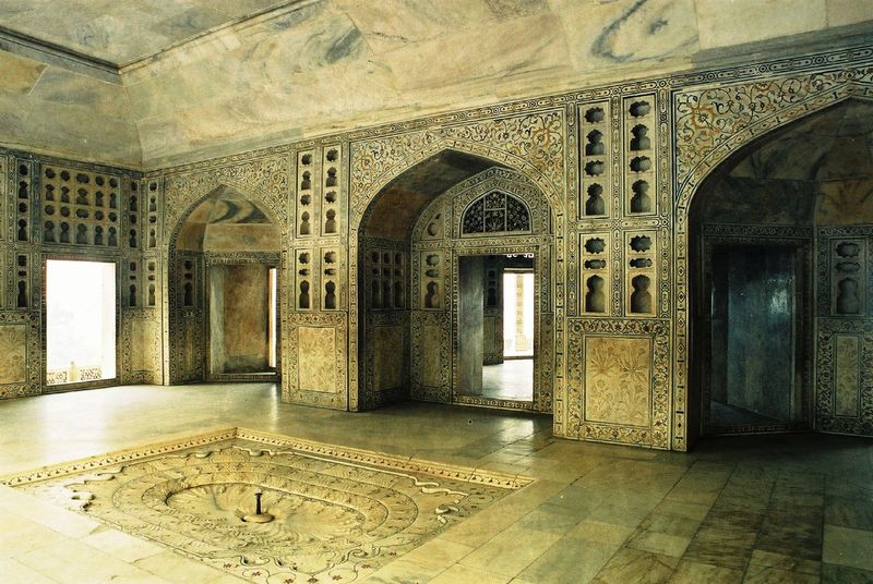चित्र:Musamman Burj-4.jpg