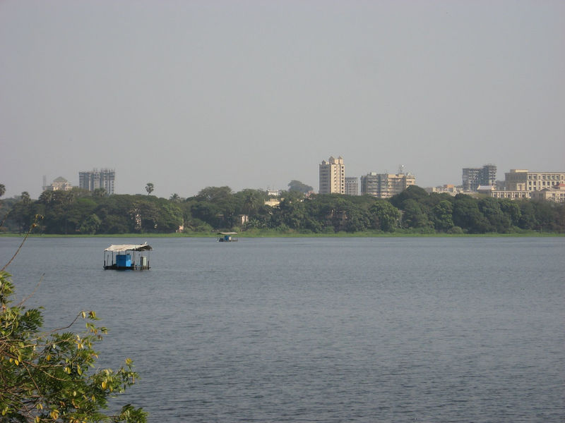 चित्र:Powai Lake-8.jpg