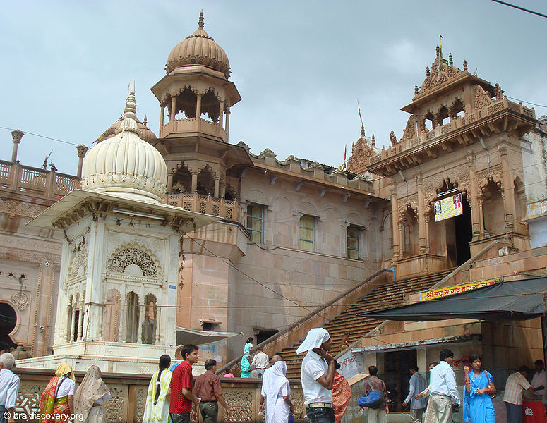 चित्र:RadhaRani-Temple-Barsana-Mathura-2.jpg