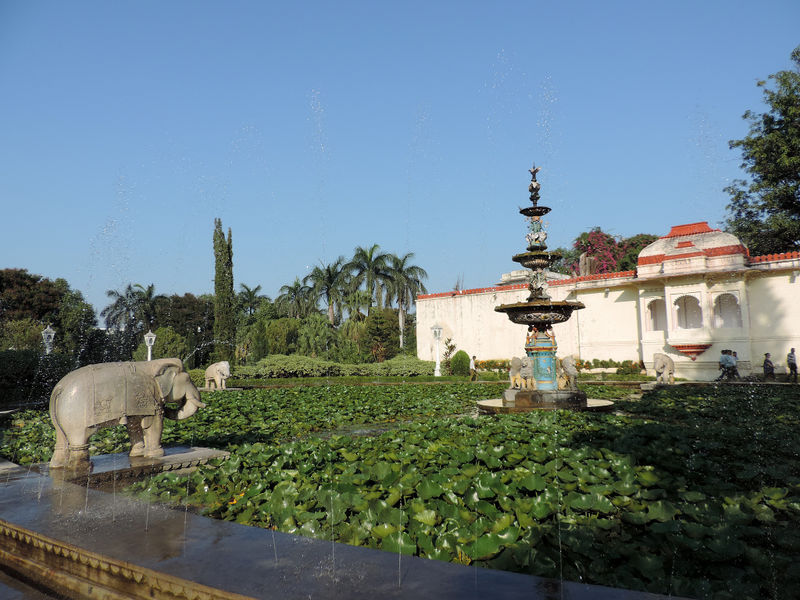 चित्र:Saheliyon-Ki-Bari-7.jpg