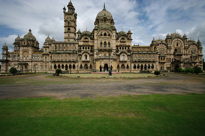 चित्र:Laxmi-Vilas-Palace-Vadadora.jpg