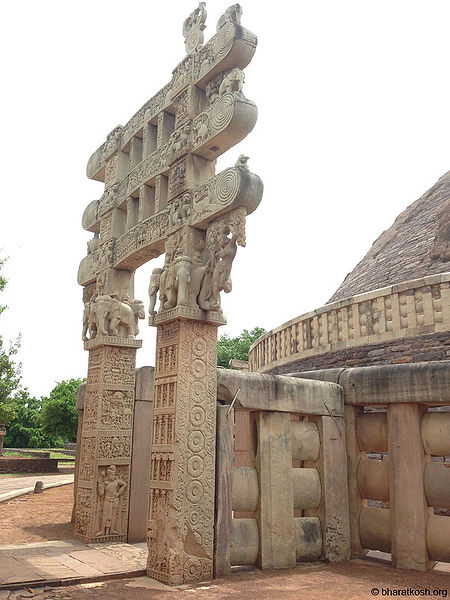 चित्र:Entry-Gate-Of-Sanchi-Stupa.jpg