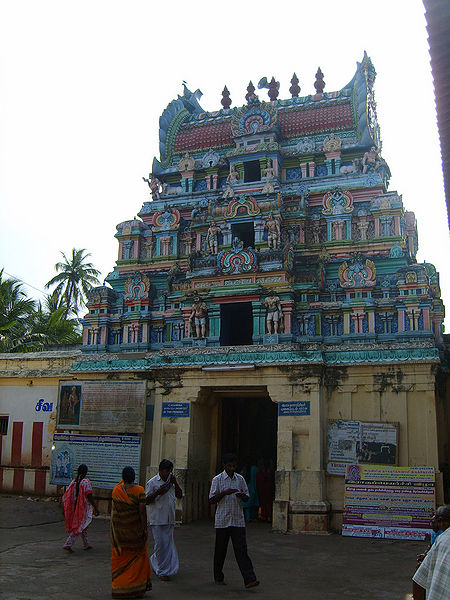 चित्र:Thirumanancheri-Temple-Kumbakonam.jpg
