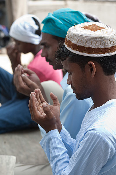 चित्र:Eid-ul fitr-2.jpg