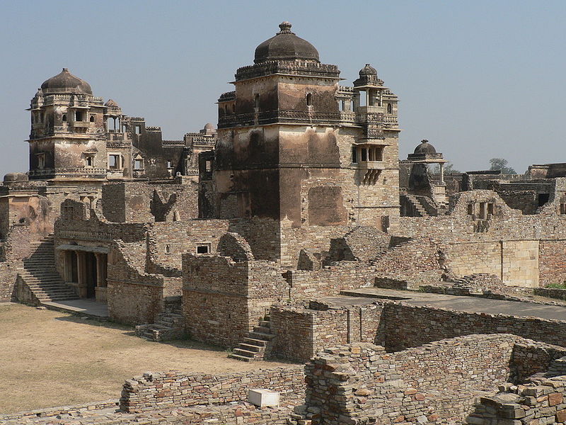 चित्र:Rana-Khumba-Palace-Chittorgarh-1.jpg