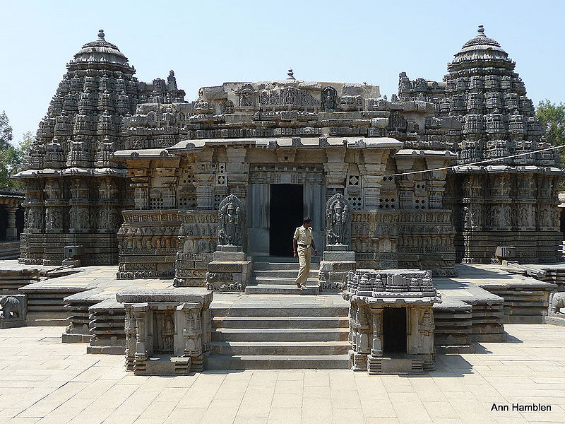 चित्र:Somnathpur-Temple-Mysore.jpg