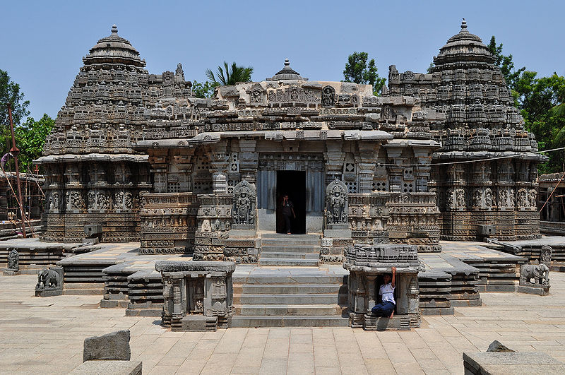 चित्र:Chennakesava-Temple-2.jpg