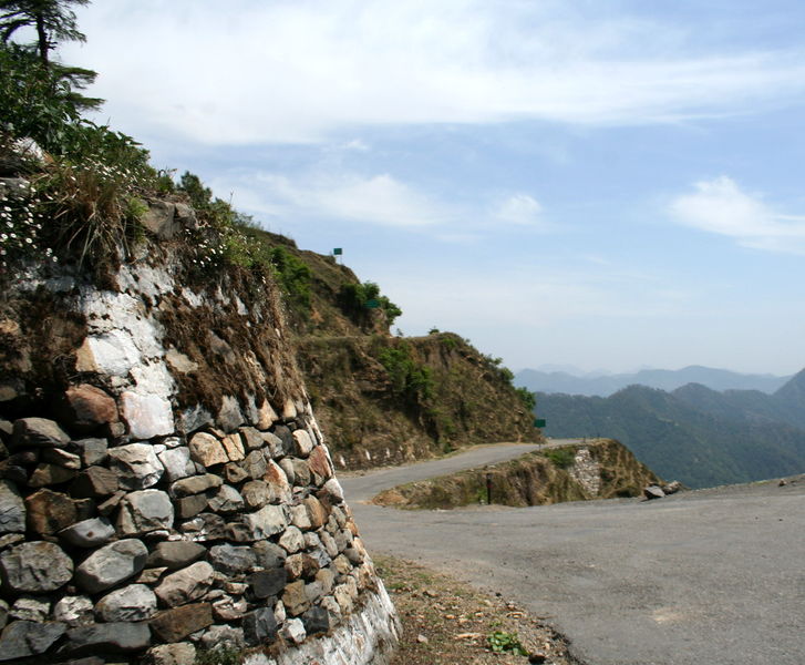 चित्र:Dhanaulti-12.jpg