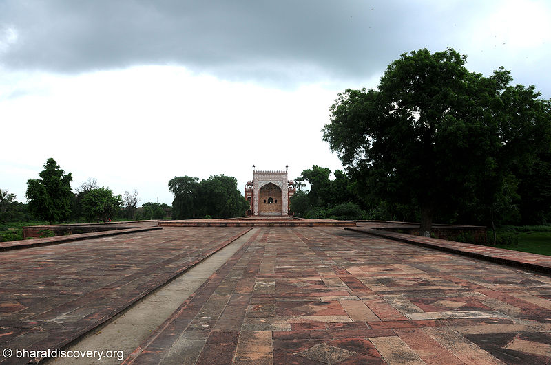 चित्र:Sikandra-Agra-22.jpg