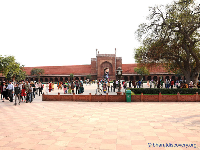 चित्र:Tajmahal-8.jpg