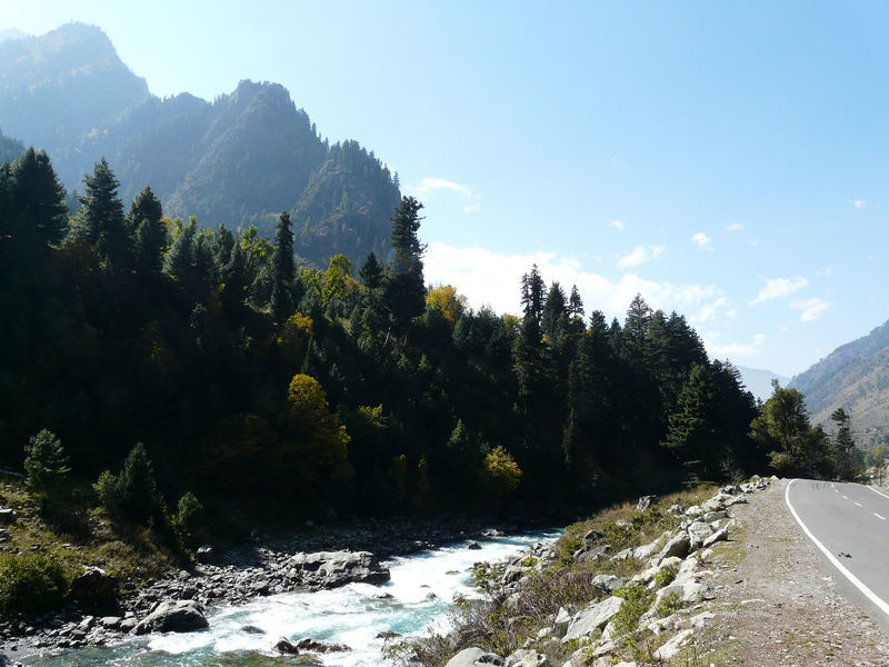 चित्र:Sonamarg-Kashmir.jpg