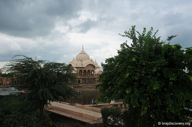 चित्र:Kusum-Sarovar-9.jpg