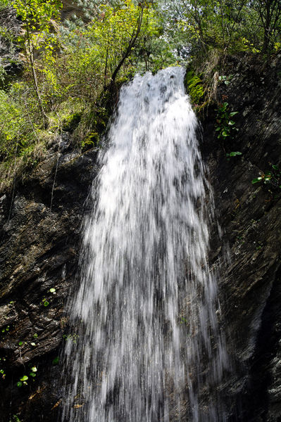 चित्र:Manali-Jana-Fall.jpg