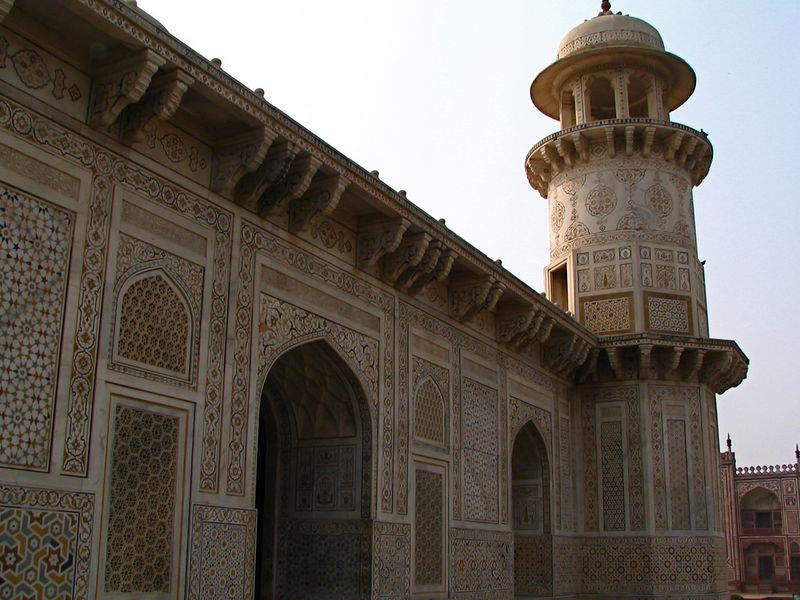चित्र:Itmad-Ud-Daulah-Tomb-Agra-5.jpg