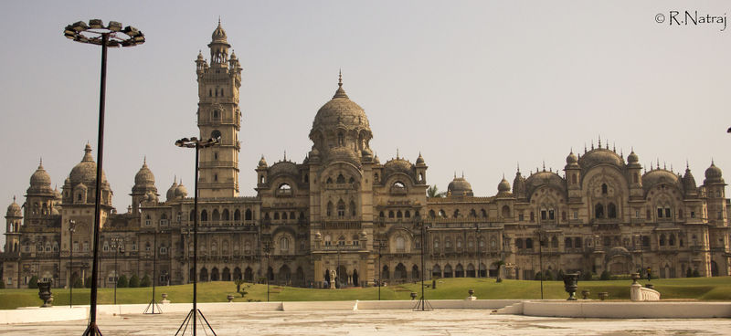 चित्र:Laxmi-Vilas-Palace-Vadadora-1.jpg