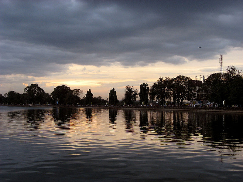 चित्र:Rankala-Lake-Kolhapur.jpg