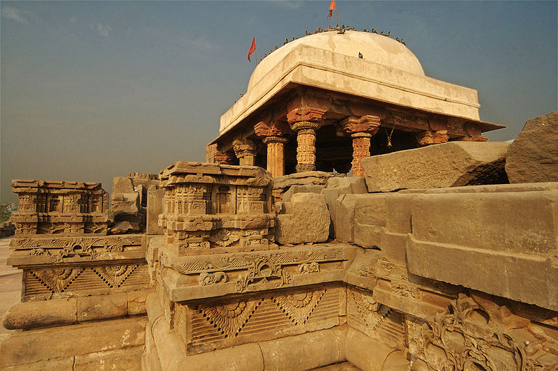 चित्र:Temple-at-Abhaneri.jpg