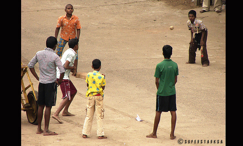 चित्र:Street-Cricket.jpg