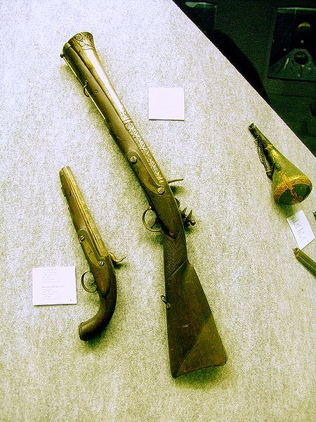 चित्र:Muzzle-Loader-Gunpowder-Case.jpg