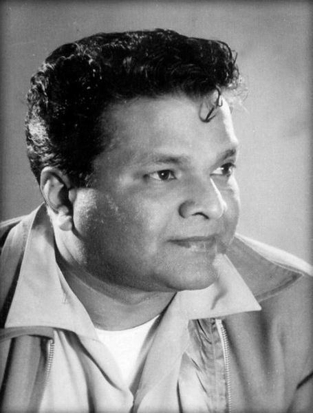 चित्र:Vasant-Desai.jpg