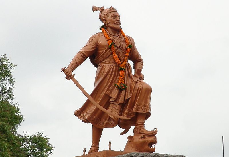 चित्र:Sambhaji-statue.jpg