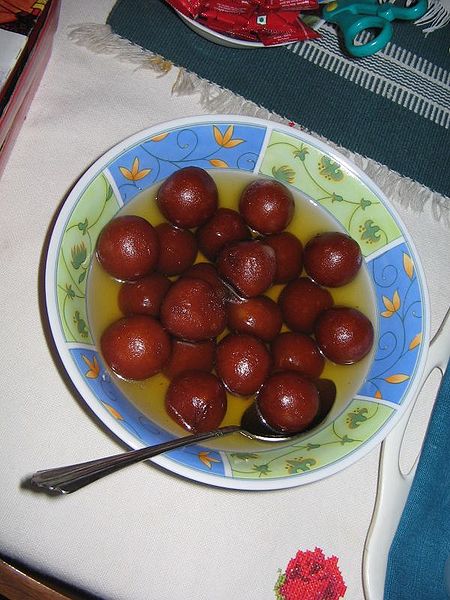 चित्र:Gulab-Jamuns.jpg