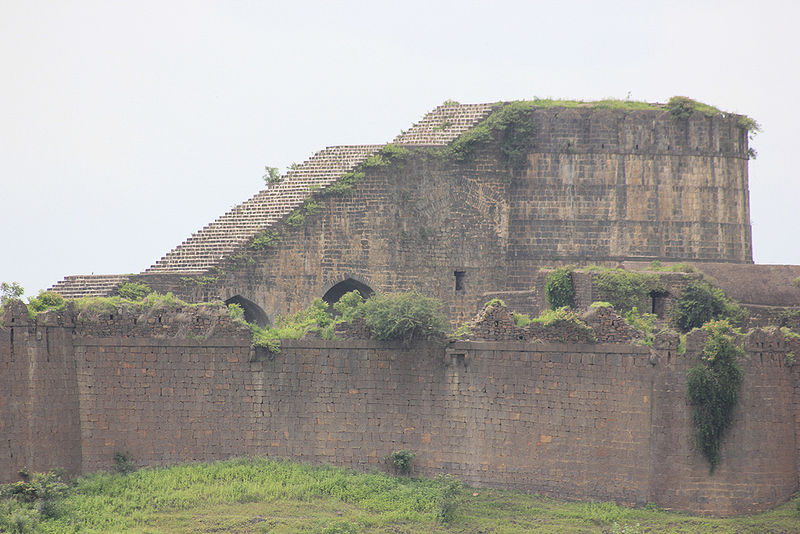 चित्र:Tuljapur-Fort-Maharashtra.jpg