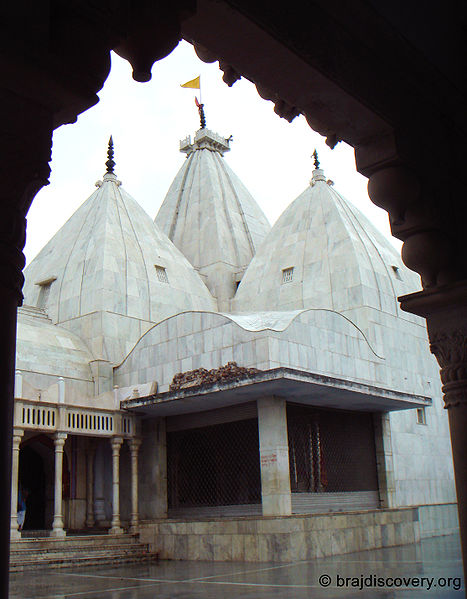 चित्र:Nand-Ji-Temple-3.jpg