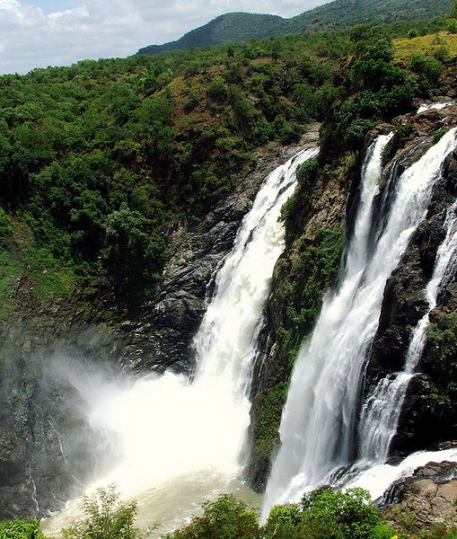 चित्र:Shivanasamudra-Falls-3.jpg