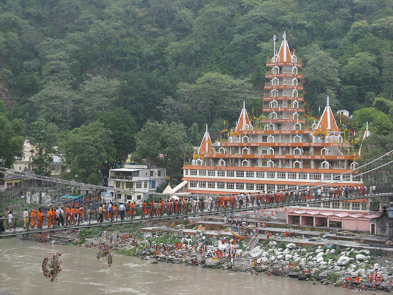 चित्र:Geeta-Bhavan-Rishikesh.jpg