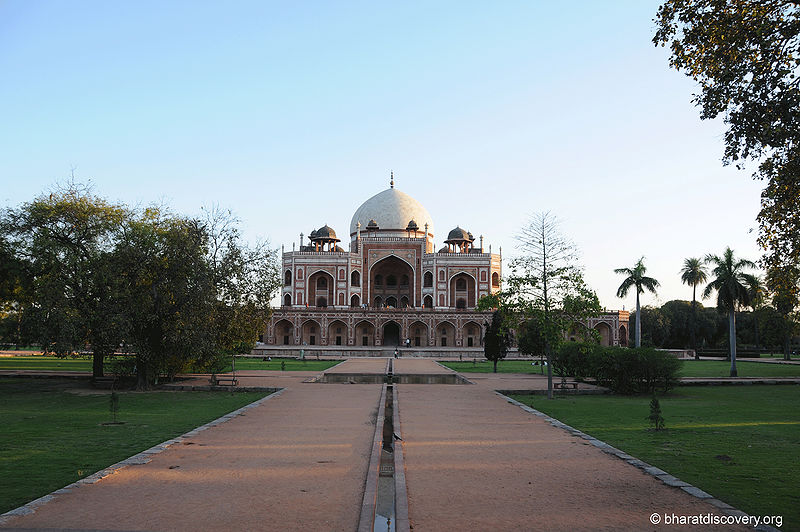 चित्र:Humayun-Tomb-Delhi-16.jpg