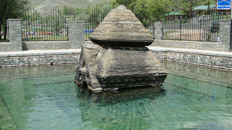 चित्र:Ancient-Shiva-Temple.jpg