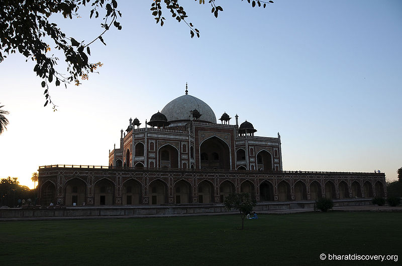 चित्र:Humayun-Tomb-Delhi-27.jpg