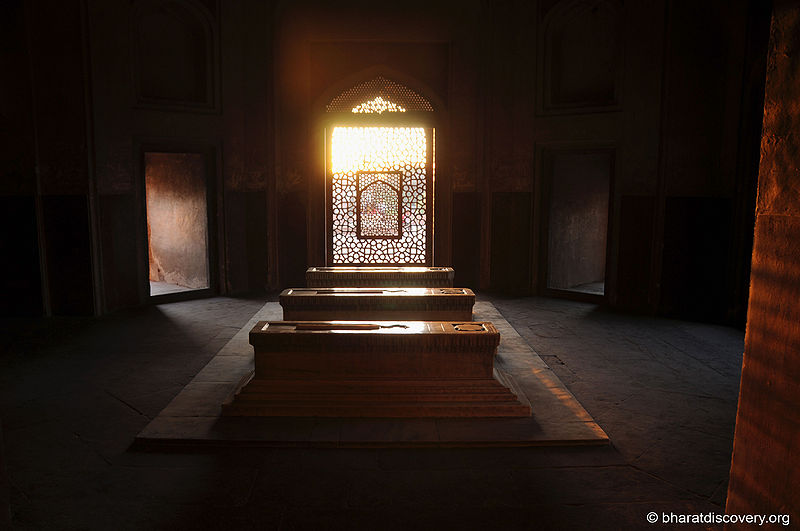 चित्र:Humayun-Tomb-Delhi-31.jpg