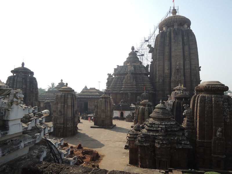 चित्र:Lingraj-Temple-1.jpg