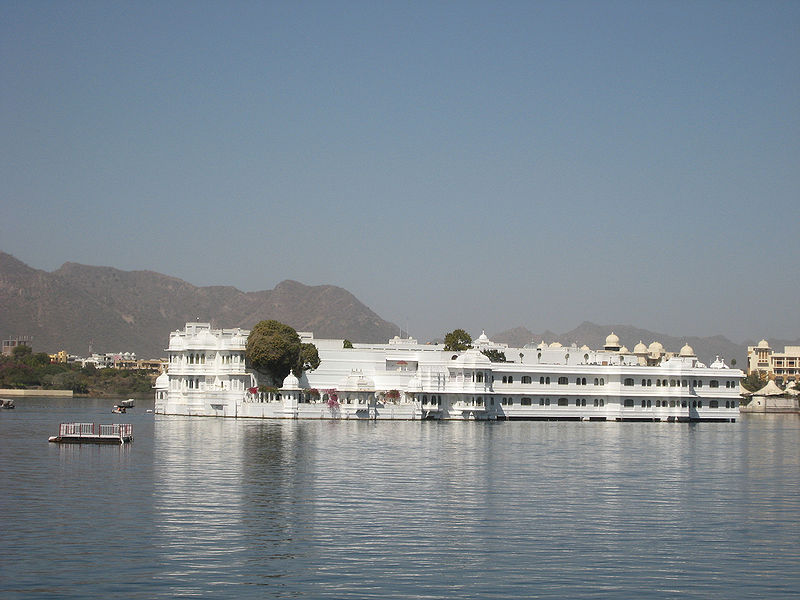 चित्र:Jag-Niwas-Udaipur-1.jpg