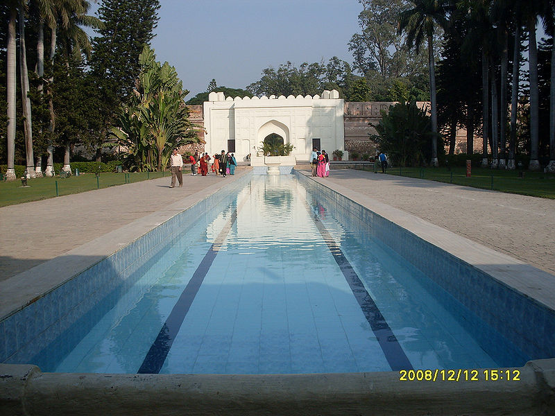 चित्र:Pinjore-Garden-Chandigarh.jpg