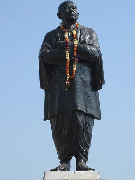 चित्र:Sardar-Patel-Statue.jpg
