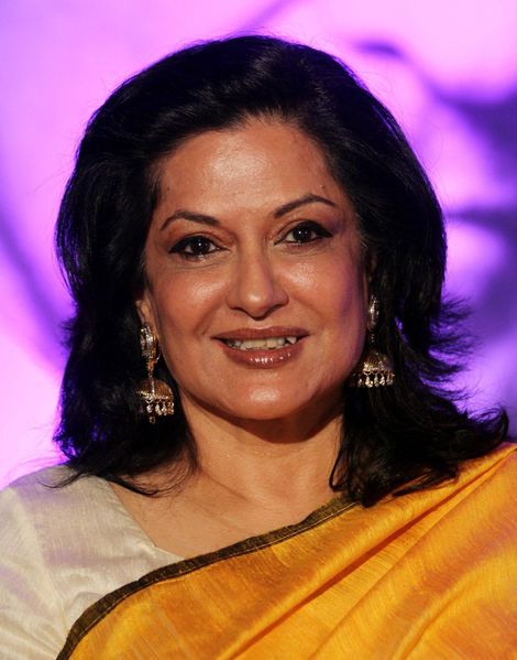 चित्र:Moushumi-Chatterjee.jpg