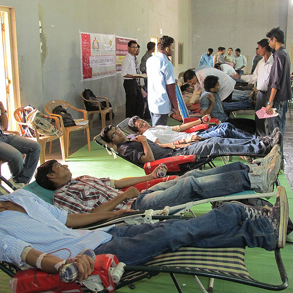 चित्र:Blood-Donation.jpg