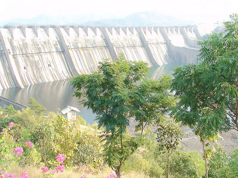 चित्र:Sardar-Sarovar-Dam.jpg