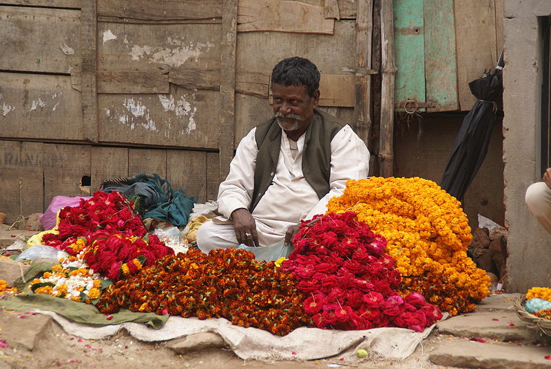 चित्र:Phool-Wala-Varanasi.jpg