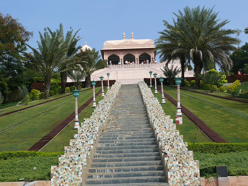 चित्र:Ramoji-Film-City.jpg