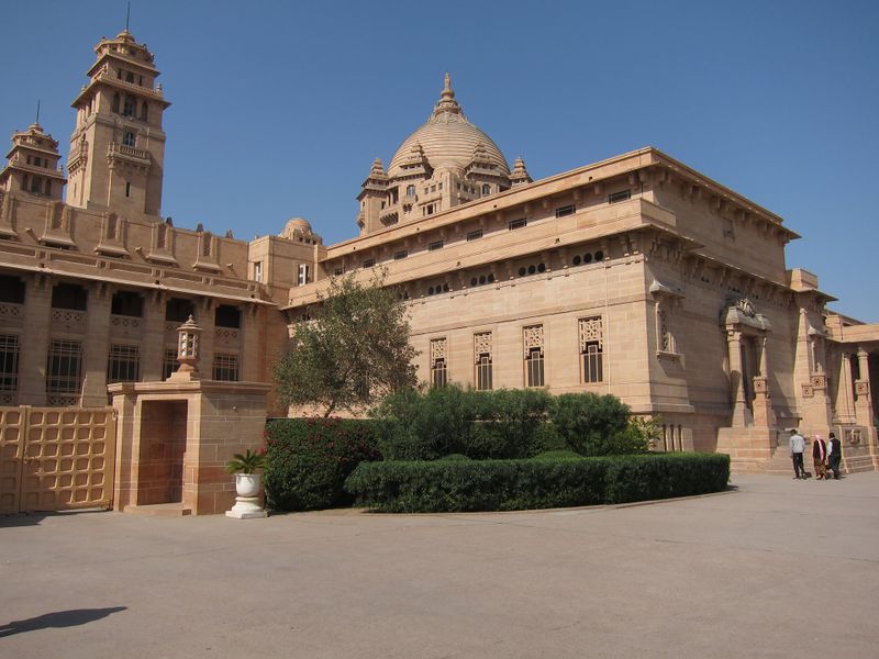 चित्र:Umaid-Bhawan-Palace-5.jpg